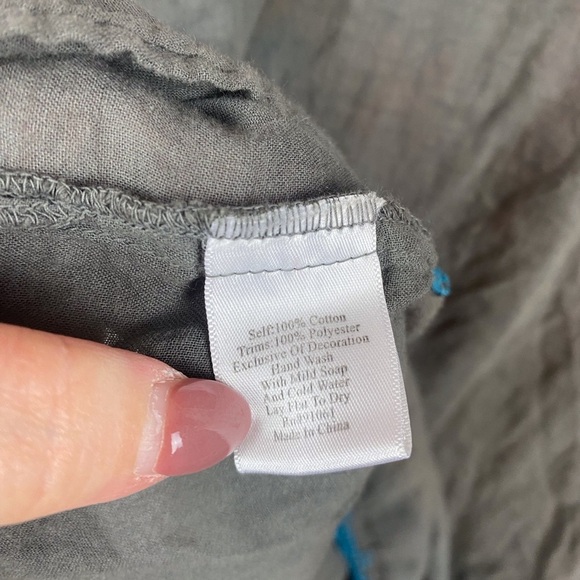 Johnny Was Biya Embroidered Tunic Top in Grey Multicolor Size Medium. - Picture 9 of 12